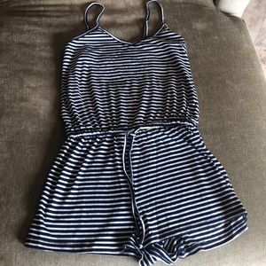 Aeropostale Juniors Sz XS navy and white romper